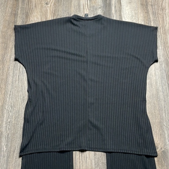 New Look Women’s Ribbed Black Short Sleeve Blouse with front Knot, size 6 - Picture 8 of 9